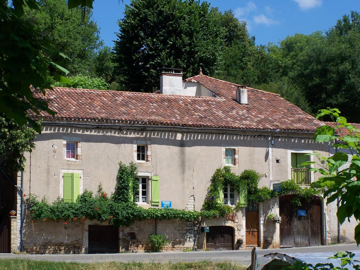 Bed and Breakfast Chambre D'Hotes Les 3 Cochons D'Olt Arcambal Экстерьер фото